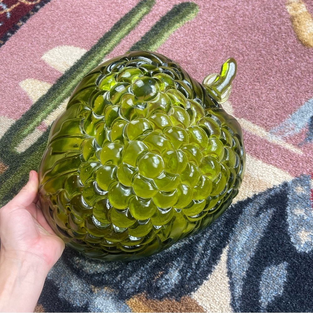 VINTAGE GREEN INDIANA GLASS BOWL GRAPES